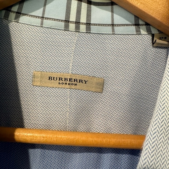 Burberry Men's Cotton Button Down with Plaid Cuffs and Neck Lining / 17 R - Picture 6 of 11